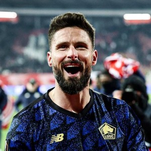 欧冠官方客户端安装-吉鲁连续8次对维拉都进球，30岁后35场欧联杯斩19球5助攻